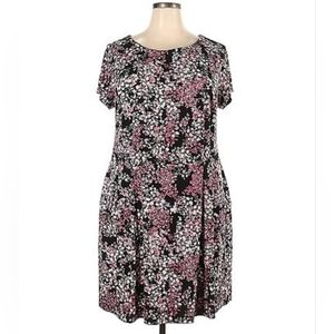 Roz & Ali Short Sleeve Black and Pink Floral Dress With Pockets Size 18